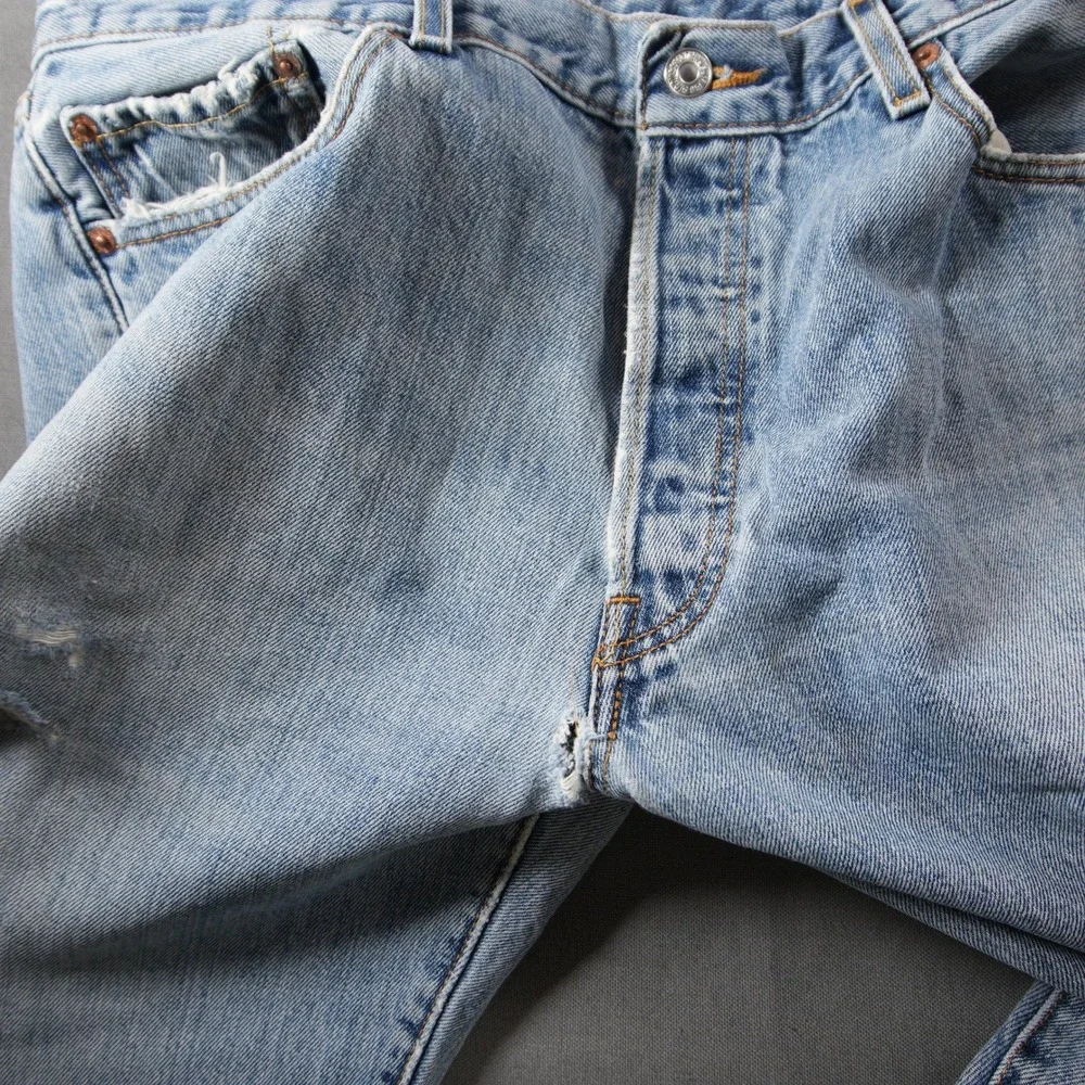 Vintage Y2K Levi 501 XX Distressed Button Fly Straight Leg Men Jeans 36x32 Light